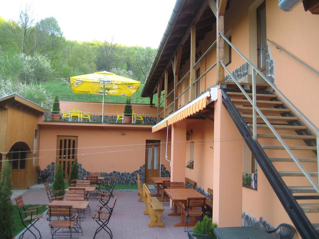 Pensiunea Colt Alb Băile Homorod Exterior photo