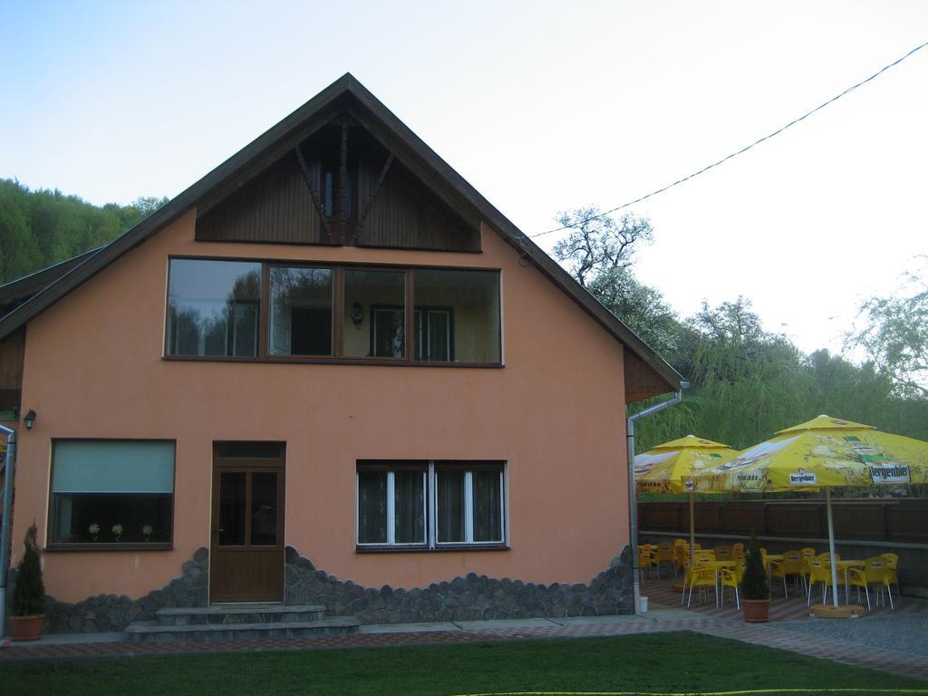 Pensiunea Colt Alb Băile Homorod Exterior photo